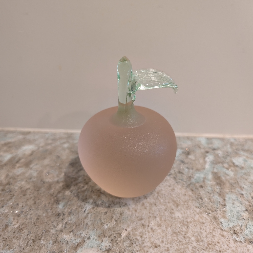 Vintage CROWNING TOUCH FROSTED APPLE PEACH FRUIT DECOR Paperweight TAIWAN ROC